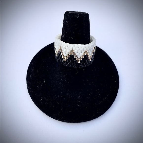 Zig-zag beautiful ring - Picture 1 of 1